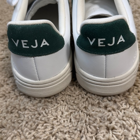 Veja V-12 White Leather Sneakers with Green Accents - Picture 5 of 10